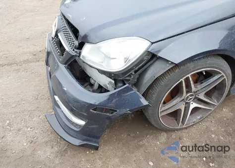 2012 Mercedes-Benz C 300 Luxury 4Matic/Sport 4Matic z USA, uszkodzony, nr VIN WDDGF8BB5CR229113